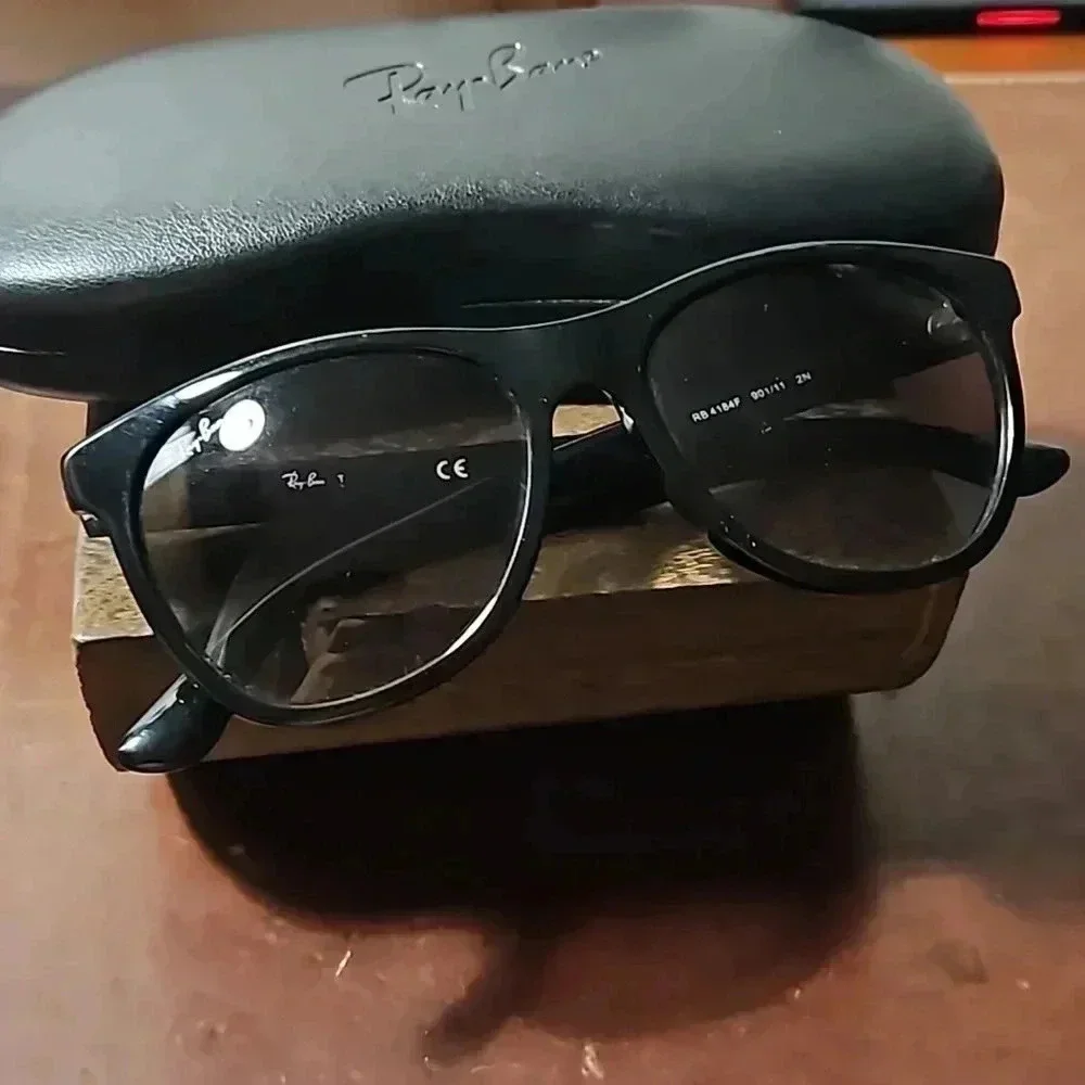 Ray Ban RB4184F Sunglasses with Hard Case
